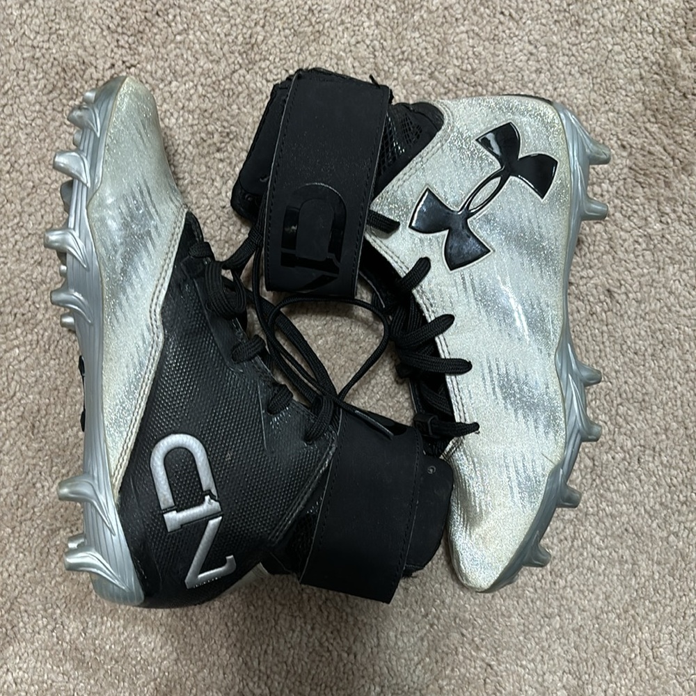 Under Armour boys cleats size USA 2y UK 1.5 EUR 33.5 cm 21 BR 32.5 with strap